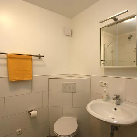Appartement Voll Moeblierte, Helle In Ruhiger Lage
